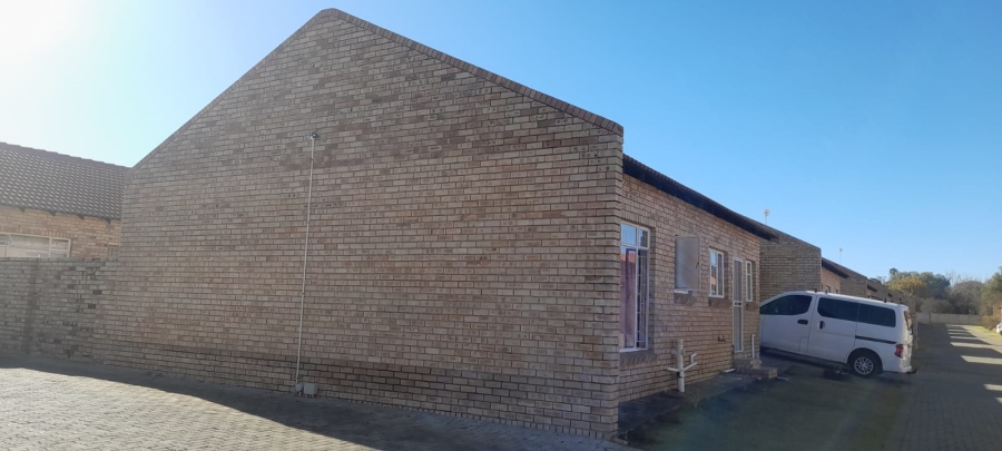 2 Bedroom Property for Sale in Wilkoppies North West